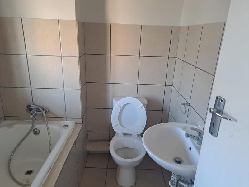 To Let 2 Bedroom Property for Rent in Kraaifontein East Western Cape